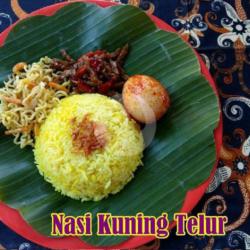 Nasi Kuning Telur