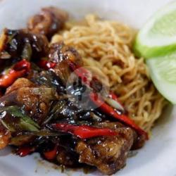 Indomie Ayam Geprek Blackpaper