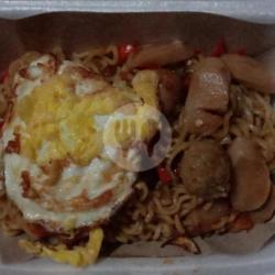 Indomie Goreng Setan   Telur   Bakso   Sosis.