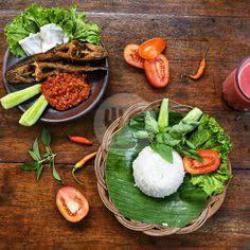 Nasi Sambel Lele Uenakkk Lengkap Dengan Lalapan