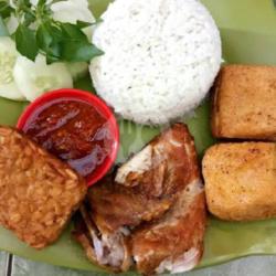 Paket 1 ( Nasi  Ayam Penyet  Tempe    Teh Hangat)