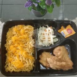 Dins Cheese Noodles Fried Chicken Salad Sayur