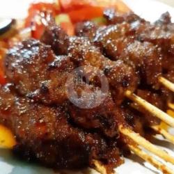 Sate Sapi  Lontong Bumbu Kacangg