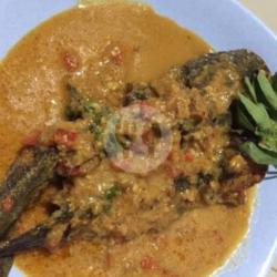 Nasi Kare Pedas Lele