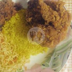 Nasi Kuning Ayam Kentucky