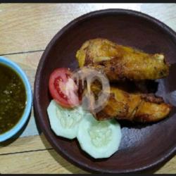 Ayam Kampung Sambal Hitam Khas Madura