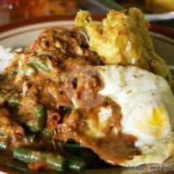 Nasi Pecel Telur Ceplok