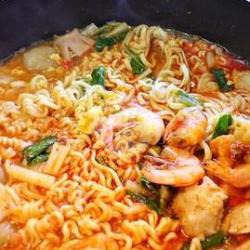 Kwetiaw / Bihun / Bakmie Kuah Seafood