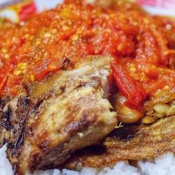 Nasi Penyetan Pe