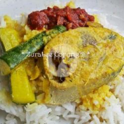 Nasi Dan Ikan Tongkol Gulai Kuning