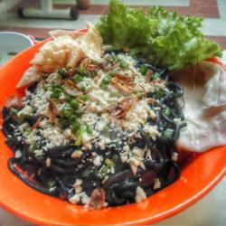 Pangsit Mie Hitam (cumi)