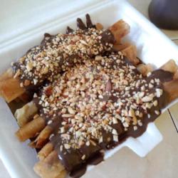 Banana Roll Chocolate Toping Kacang Tumbuk