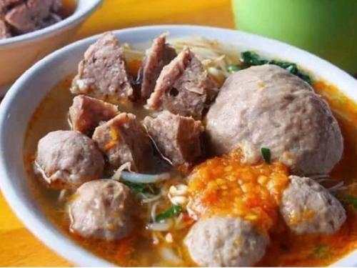 WARUNG BAKSO URAT/TULANG DAGING SAPI MAS RATNO, Samping Toko Sari Ayu Jtb