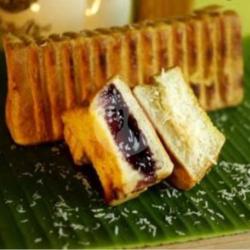 Roti Bakar Blueberry Campur Keju