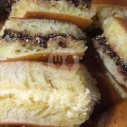 Martabak Ovomaltin Keju Kacang