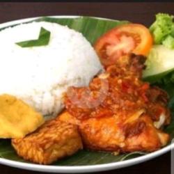 Nasi Ayam Penyetan