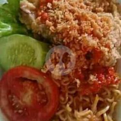 Mie Goreng Ayam Geprek