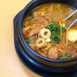 Kimchi Jjigae