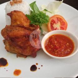 Ayam Lalapan Freid Chicken With Indonesian Spicy