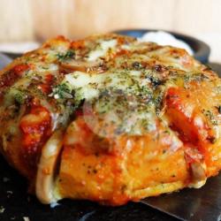 Garlic Bread Pizza