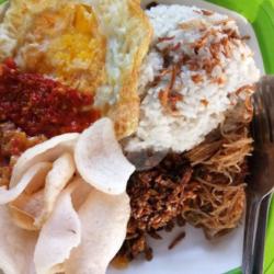 Nasi Uduk Telor Ceplok Bihun/mie Semur(jengkol,tahu,kentang,tempe) Tempe Orek Gorengan