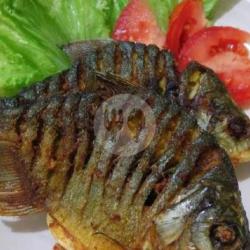 Ikan Bawal Goreng Kering ( Ukuran Besar)