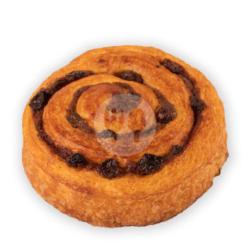 Cinnamon Raisin Roll