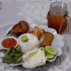 Paket Hemat 3 : Ayam Sambel Kemangi   Es Teh Manis