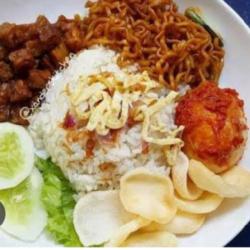 Nasi Uduk    Ikan Tongkol Balado