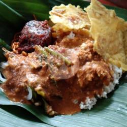 Nasi Pecel Ikan Tongkol Pedas