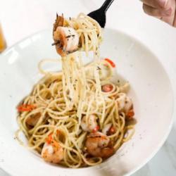 Spaghetti Seafood Aglio Olio