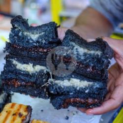 Roti Hitam Coklat-keju