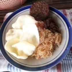 Nasi Uduk   Bihun   Oreg   Semur Tempe