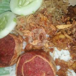 Nasi Uduk   Orek Tempe   Bihun   Rolade   Sambal   Kerupuk