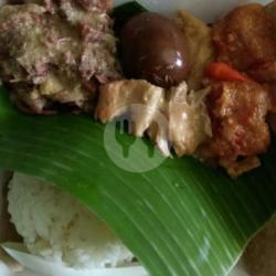 Nasi Telor Suwir