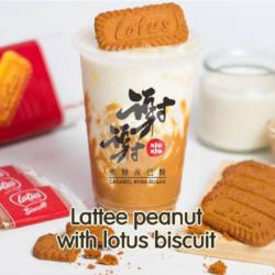 Latte Peanut With Lotus Biscuit