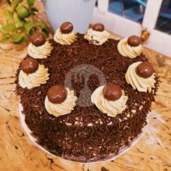 Classic Chocolate Mocca Meises Cake