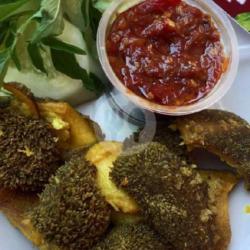 Lalapan Sambal Babat Serundeng