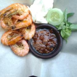 Udang Goreng   Sambel   Lalapan