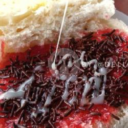 Roti Bakar Stawberry Coklat Susu