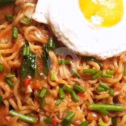 Indomie Goreng Nyemek Pedas (sepedas Omongan Mantan)