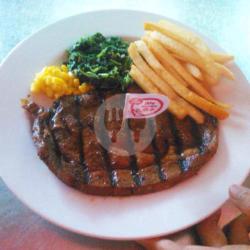 Wagyu Rib Eye 9