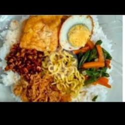 Nasi Campur Bungkus Telur Tahu Bumbu Bali