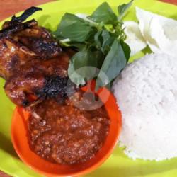 Nasi Uduk Puyuh Bakar Sambal-lalapan