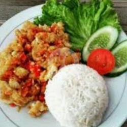 Nasi Spesial Dada/paha Ayam Geprek Tempe