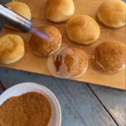 Bomboloni Brulee Cheese