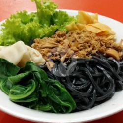 Mie Ayam Hitam