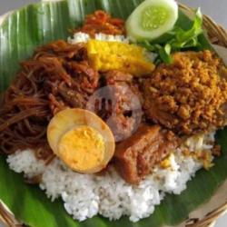 Nasi Campur Lauk Ayam Bumbu Rujak/ayam Goreng/ayam Kentucky/telur(req Telur Bali/telur Ceplok/telur Dadar)