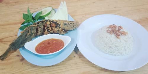 Surajaya Pecel Lele, Perumahan