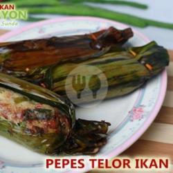 Pepes Telor Ikan